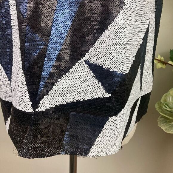 H&M top | Sequin Blouse | Geometric | Chain Strap | size small | blue black whit - Picture 3 of 8